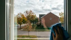  掃除した直後よりも窓がきれいになりました！友人の清掃員が、いくつかの簡単なコツを教えてくれました。