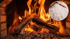 暖炉に200グラム入れるだけで煙突が新品同様：煤が自然に溶け、掃除や専門家の助けが不要です。